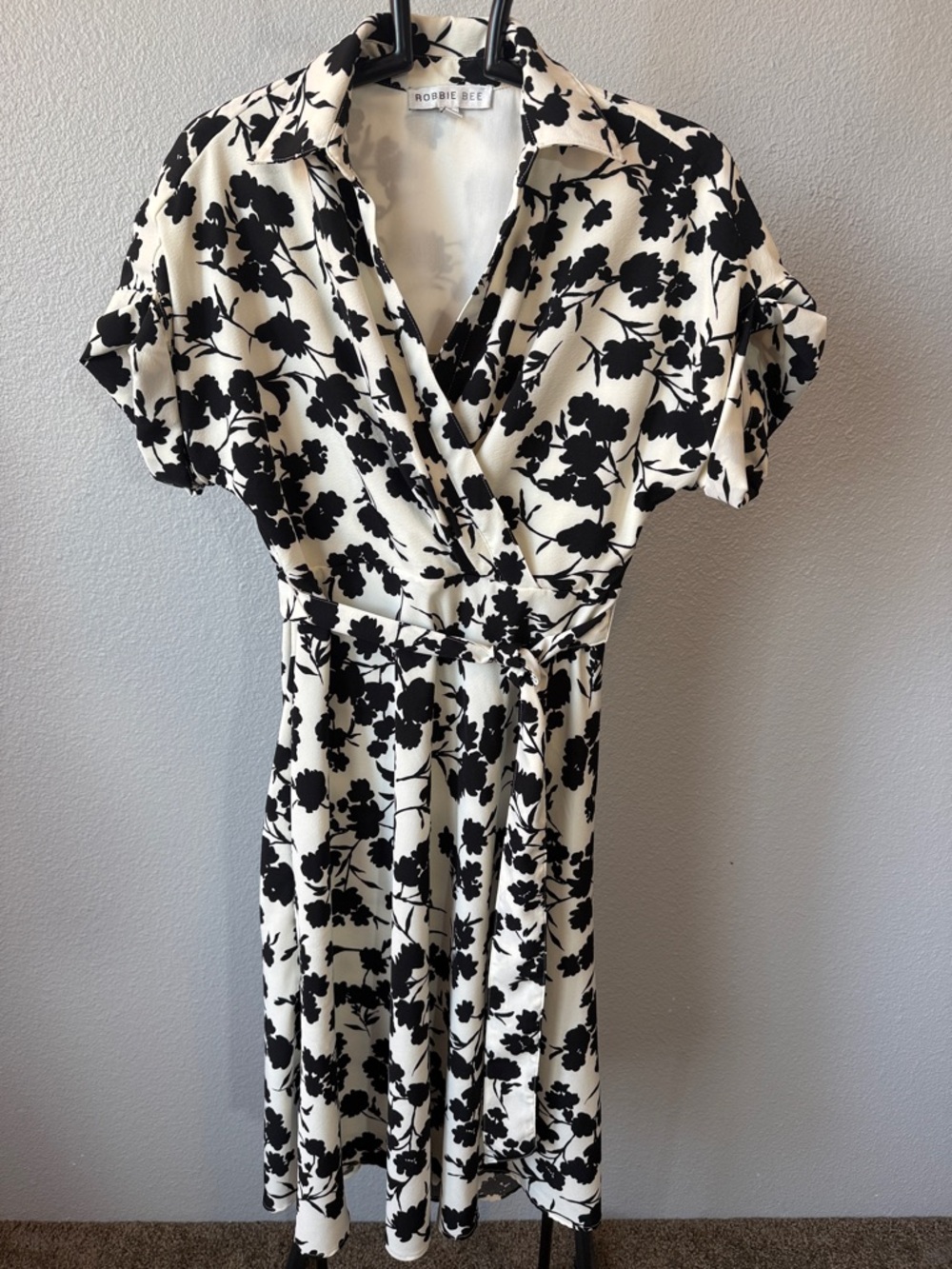 Robbie Bee Black and Cream Floral Wrap Midi Dress